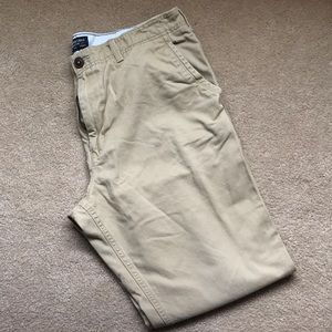 Men’s American Eagle Relaxed Fit khaki pants